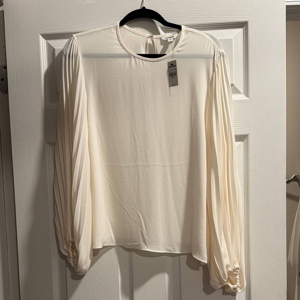 Express Cream Long Sleeve Blouse